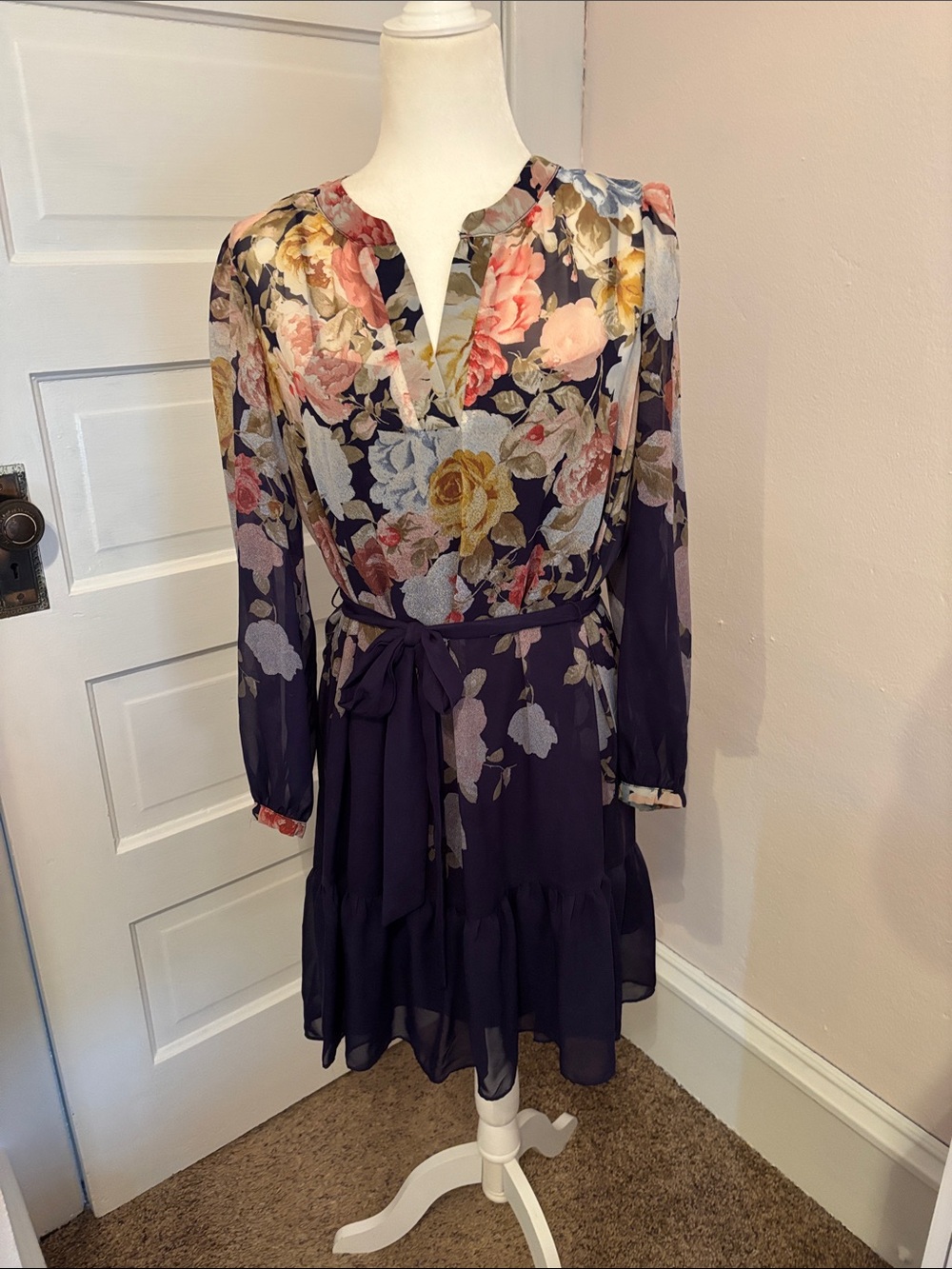 Worn Once! julia jordan Navy Floral Long Sleeve Tie-Waist Dress